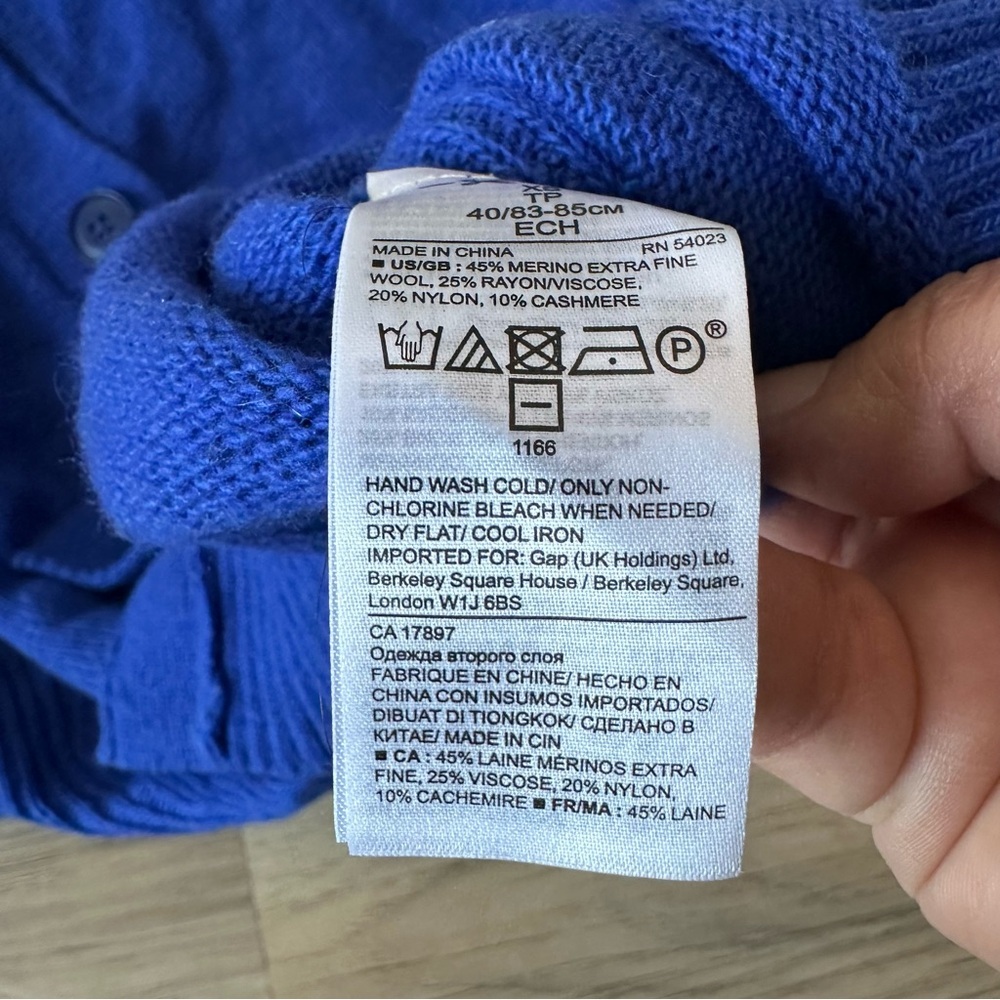 Banana Republic Royal Blue V-Neck Sweater Back button detail XS - Picture 6 of 7